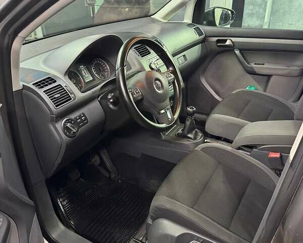 Сірий Фольксваген Туран, об'ємом двигуна 1.6 л та пробігом 245 тис. км за 9500 $, фото 10 на Automoto.ua