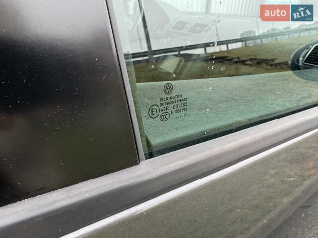Серый Фольксваген Туран, объемом двигателя 1.39 л и пробегом 225 тыс. км за 9950 $, фото 32 на Automoto.ua