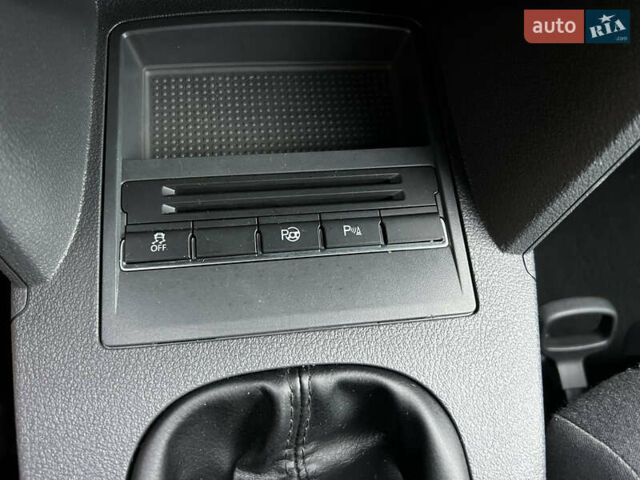 Сірий Фольксваген Туран, об'ємом двигуна 1.4 л та пробігом 223 тис. км за 7750 $, фото 39 на Automoto.ua