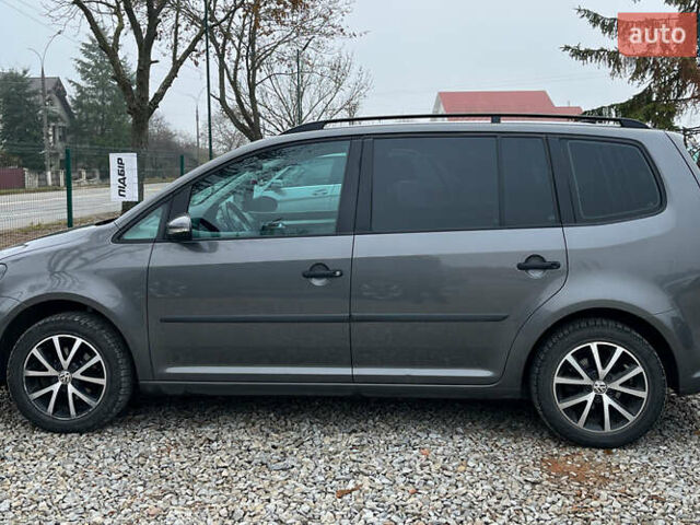 Серый Фольксваген Туран, объемом двигателя 1.6 л и пробегом 244 тыс. км за 9999 $, фото 3 на Automoto.ua