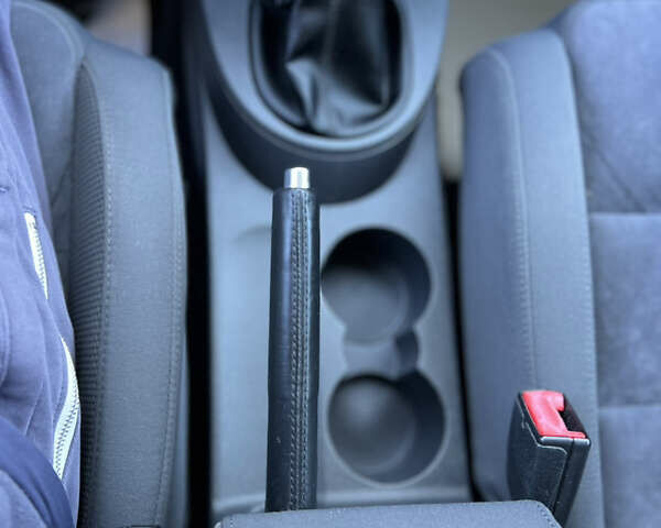 Серый Фольксваген Туран, объемом двигателя 2 л и пробегом 252 тыс. км за 11750 $, фото 32 на Automoto.ua