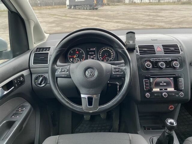 Серый Фольксваген Туран, объемом двигателя 1.6 л и пробегом 360 тыс. км за 4500 $, фото 23 на Automoto.ua