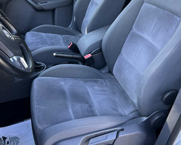 Серый Фольксваген Туран, объемом двигателя 2 л и пробегом 252 тыс. км за 11750 $, фото 38 на Automoto.ua