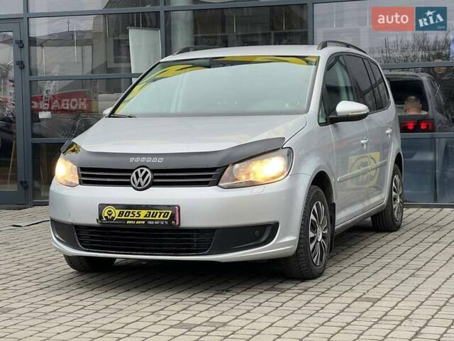 Серый Фольксваген Туран, объемом двигателя 1.39 л и пробегом 224 тыс. км за 7500 $, фото 2 на Automoto.ua