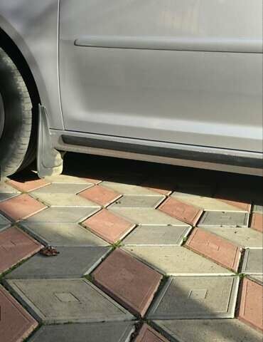 Серый Фольксваген Туран, объемом двигателя 1.97 л и пробегом 225 тыс. км за 10900 $, фото 3 на Automoto.ua