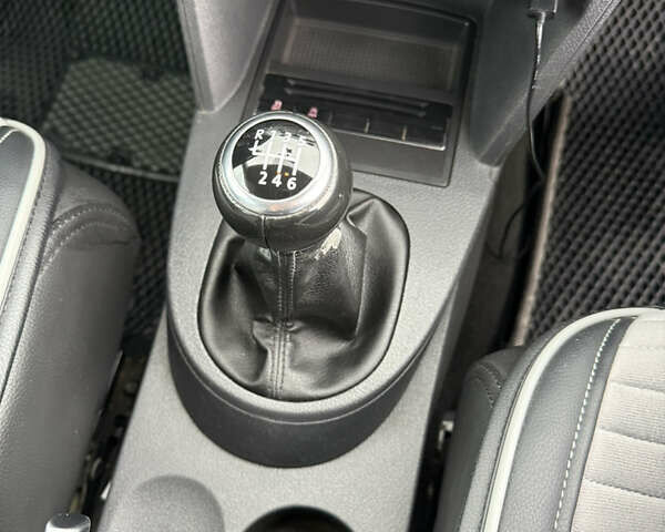 Серый Фольксваген Туран, объемом двигателя 1.6 л и пробегом 354 тыс. км за 8900 $, фото 19 на Automoto.ua