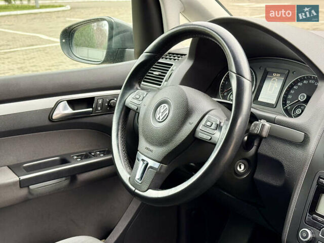 Сірий Фольксваген Туран, об'ємом двигуна 1.6 л та пробігом 244 тис. км за 10550 $, фото 35 на Automoto.ua