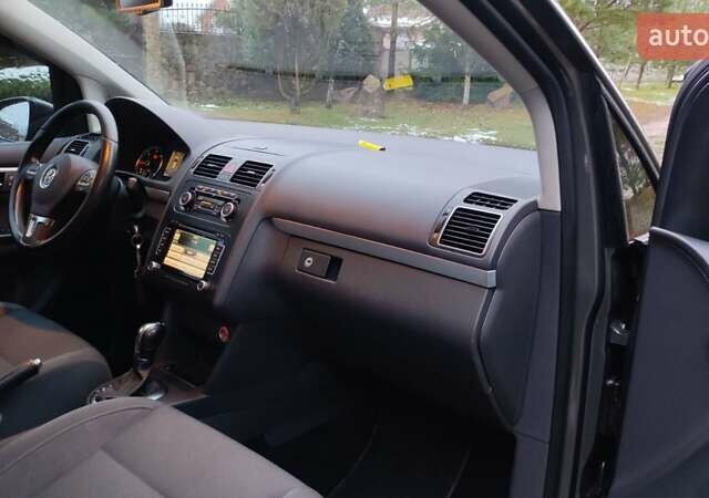 Серый Фольксваген Туран, объемом двигателя 1.6 л и пробегом 302 тыс. км за 10550 $, фото 17 на Automoto.ua