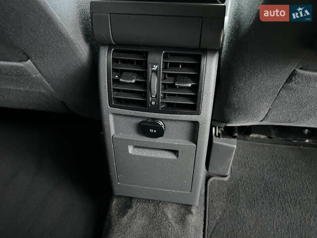 Сірий Фольксваген Туран, об'ємом двигуна 1.4 л та пробігом 223 тис. км за 7750 $, фото 74 на Automoto.ua