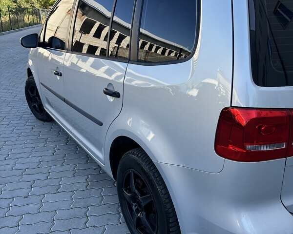 Серый Фольксваген Туран, объемом двигателя 1.6 л и пробегом 172 тыс. км за 11800 $, фото 7 на Automoto.ua