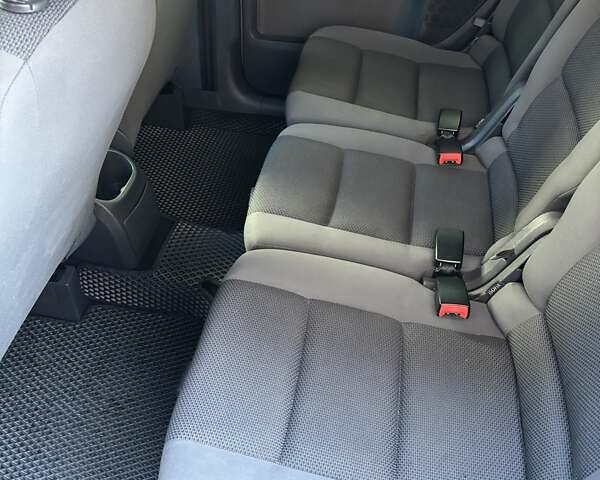 Серый Фольксваген Туран, объемом двигателя 1.6 л и пробегом 172 тыс. км за 11800 $, фото 16 на Automoto.ua