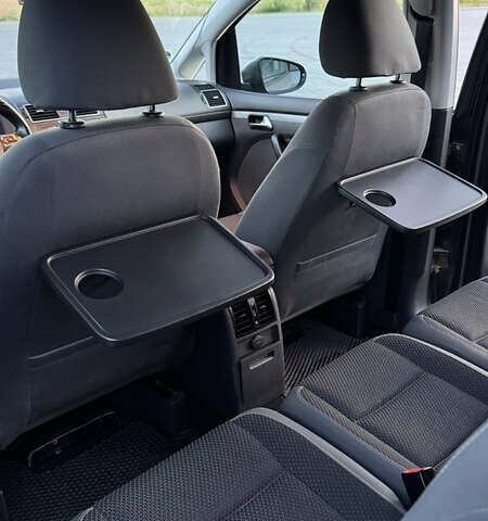 Серый Фольксваген Туран, объемом двигателя 1.6 л и пробегом 331 тыс. км за 8700 $, фото 23 на Automoto.ua