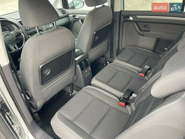 Серый Фольксваген Туран, объемом двигателя 1.39 л и пробегом 239 тыс. км за 7999 $, фото 25 на Automoto.ua