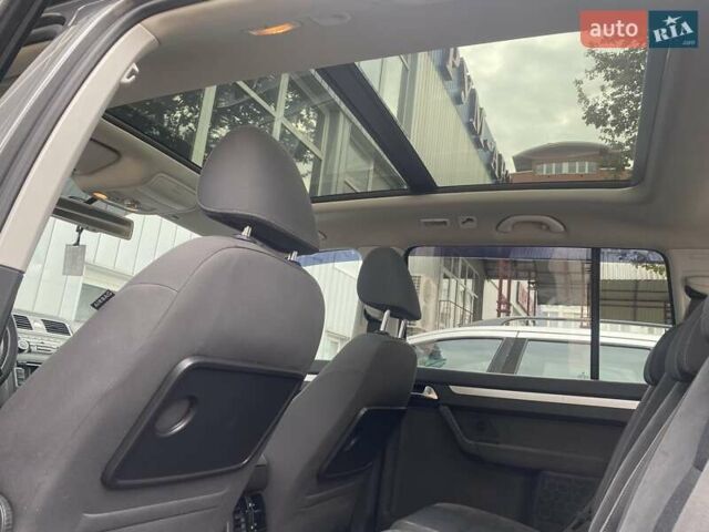 Сірий Фольксваген Туран, об'ємом двигуна 1.6 л та пробігом 254 тис. км за 10750 $, фото 33 на Automoto.ua