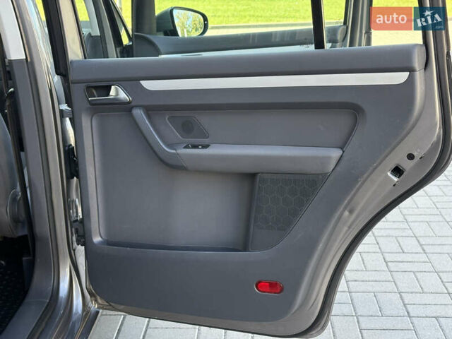 Серый Фольксваген Туран, объемом двигателя 1.39 л и пробегом 183 тыс. км за 8999 $, фото 45 на Automoto.ua