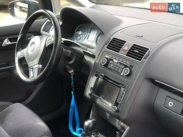 Серый Фольксваген Туран, объемом двигателя 1.4 л и пробегом 220 тыс. км за 10500 $, фото 25 на Automoto.ua