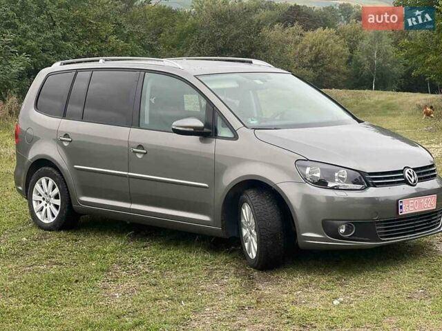 Серый Фольксваген Туран, объемом двигателя 1.6 л и пробегом 295 тыс. км за 9999 $, фото 2 на Automoto.ua