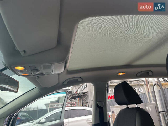 Серый Фольксваген Туран, объемом двигателя 1.6 л и пробегом 318 тыс. км за 8500 $, фото 11 на Automoto.ua