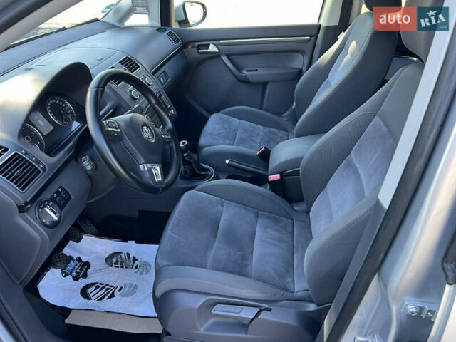 Серый Фольксваген Туран, объемом двигателя 2 л и пробегом 252 тыс. км за 11750 $, фото 40 на Automoto.ua