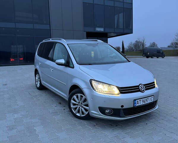 Серый Фольксваген Туран, объемом двигателя 1.6 л и пробегом 290 тыс. км за 9200 $, фото 16 на Automoto.ua