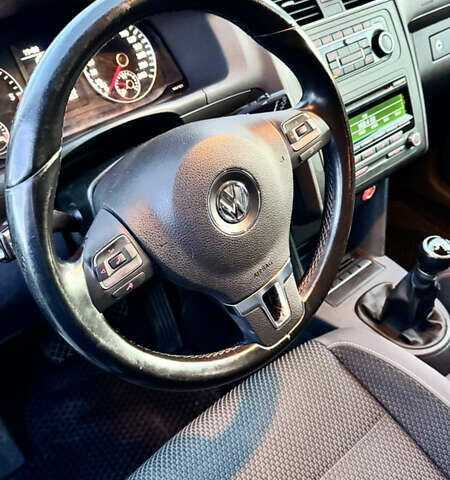 Серый Фольксваген Туран, объемом двигателя 1.6 л и пробегом 331 тыс. км за 8700 $, фото 34 на Automoto.ua