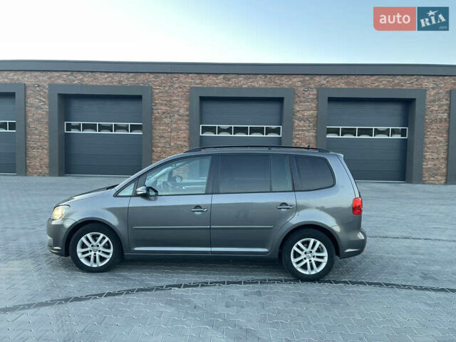 Серый Фольксваген Туран, объемом двигателя 1.6 л и пробегом 331 тыс. км за 8700 $, фото 8 на Automoto.ua