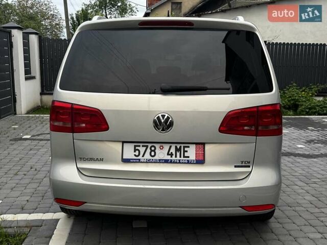 Серый Фольксваген Туран, объемом двигателя 1.6 л и пробегом 287 тыс. км за 9500 $, фото 3 на Automoto.ua