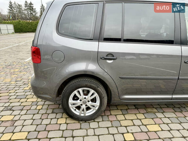 Сірий Фольксваген Туран, об'ємом двигуна 1.6 л та пробігом 244 тис. км за 10550 $, фото 13 на Automoto.ua