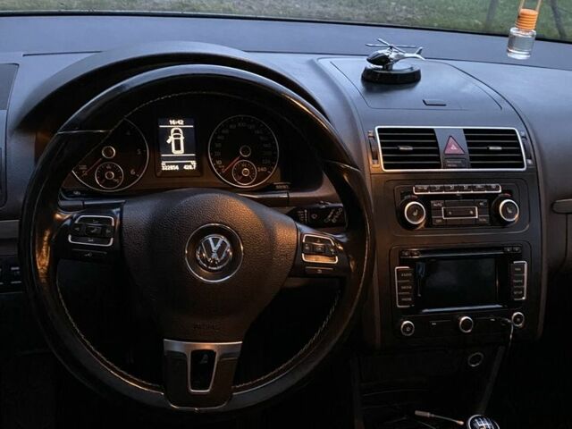 Сірий Фольксваген Туран, об'ємом двигуна 2 л та пробігом 340 тис. км за 11700 $, фото 6 на Automoto.ua
