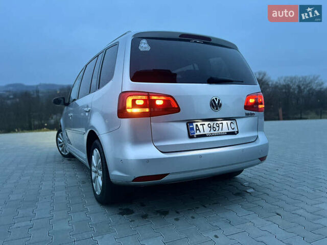 Серый Фольксваген Туран, объемом двигателя 1.6 л и пробегом 290 тыс. км за 9200 $, фото 1 на Automoto.ua