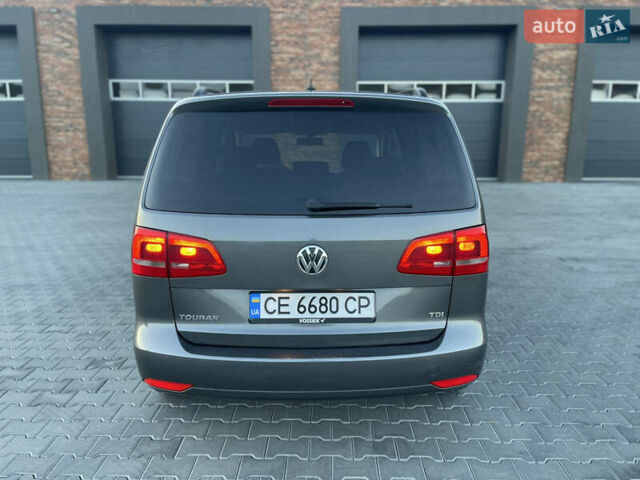 Серый Фольксваген Туран, объемом двигателя 1.6 л и пробегом 331 тыс. км за 8700 $, фото 6 на Automoto.ua