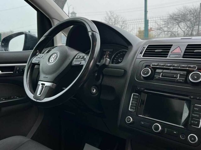 Серый Фольксваген Туран, объемом двигателя 1.6 л и пробегом 244 тыс. км за 9999 $, фото 18 на Automoto.ua