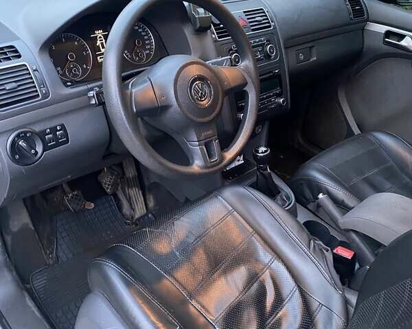 Сірий Фольксваген Туран, об'ємом двигуна 1.6 л та пробігом 237 тис. км за 11500 $, фото 11 на Automoto.ua