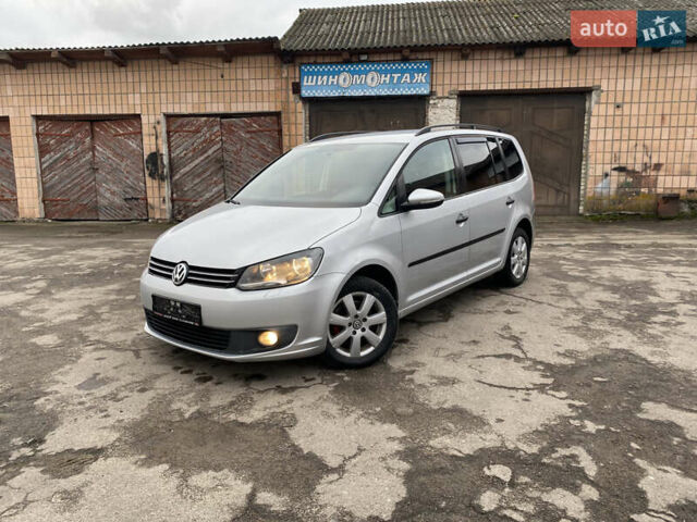 Серый Фольксваген Туран, объемом двигателя 1.6 л и пробегом 360 тыс. км за 4500 $, фото 1 на Automoto.ua