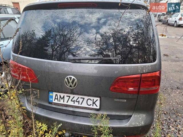 Серый Фольксваген Туран, объемом двигателя 2 л и пробегом 220 тыс. км за 11800 $, фото 14 на Automoto.ua
