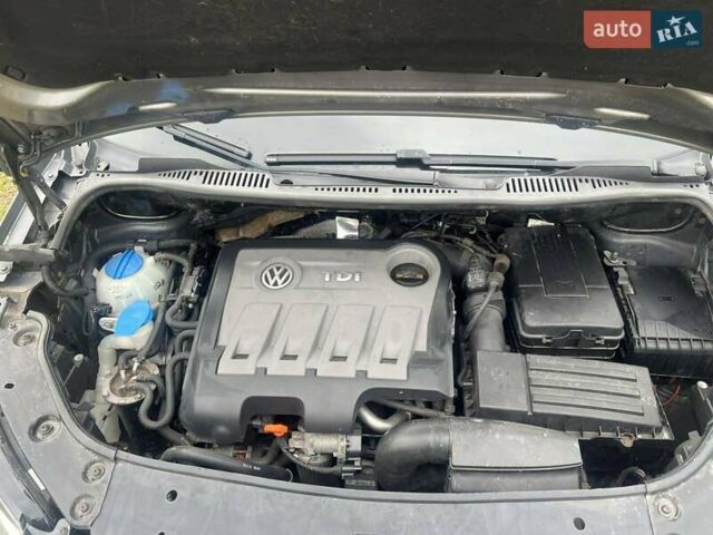 Серый Фольксваген Туран, объемом двигателя 1.6 л и пробегом 295 тыс. км за 9999 $, фото 36 на Automoto.ua