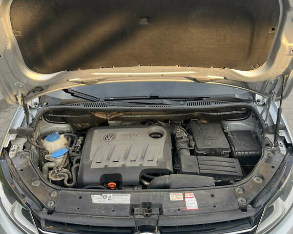 Серый Фольксваген Туран, объемом двигателя 1.6 л и пробегом 262 тыс. км за 8800 $, фото 17 на Automoto.ua