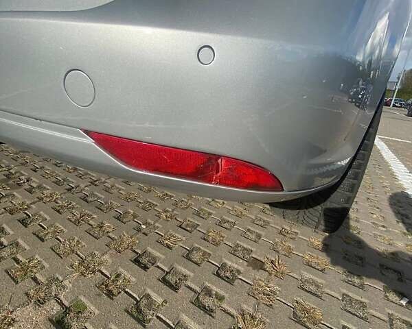 Серый Фольксваген Туран, объемом двигателя 1.6 л и пробегом 250 тыс. км за 10750 $, фото 4 на Automoto.ua