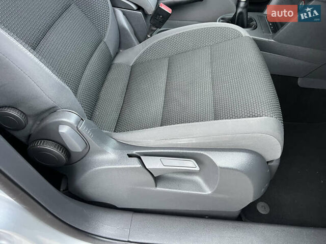 Сірий Фольксваген Туран, об'ємом двигуна 1.4 л та пробігом 223 тис. км за 7750 $, фото 61 на Automoto.ua