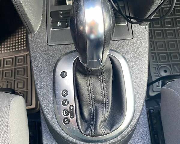 Серый Фольксваген Туран, объемом двигателя 1.6 л и пробегом 250 тыс. км за 10750 $, фото 24 на Automoto.ua