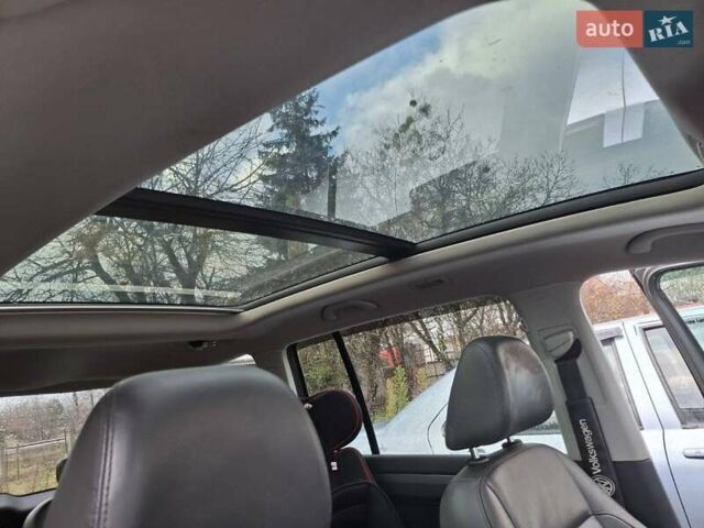 Серый Фольксваген Туран, объемом двигателя 2 л и пробегом 220 тыс. км за 11800 $, фото 5 на Automoto.ua