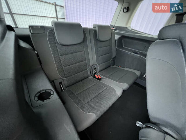 Серый Фольксваген Туран, объемом двигателя 1.4 л и пробегом 223 тыс. км за 7850 $, фото 95 на Automoto.ua