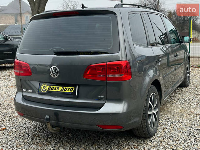Серый Фольксваген Туран, объемом двигателя 1.6 л и пробегом 244 тыс. км за 9999 $, фото 6 на Automoto.ua