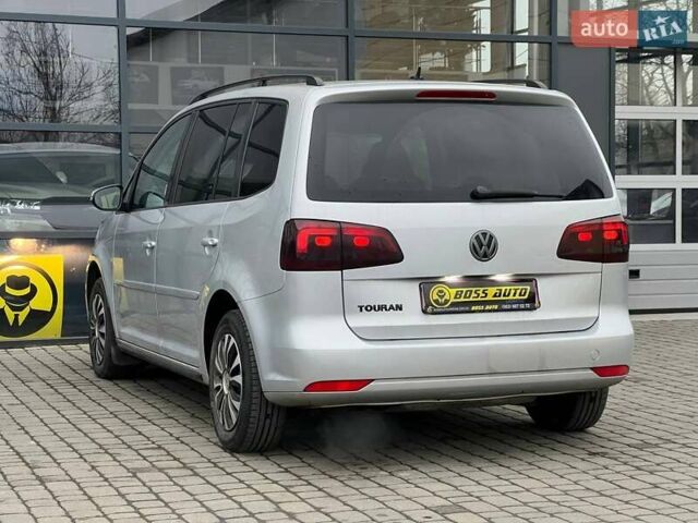 Серый Фольксваген Туран, объемом двигателя 1.39 л и пробегом 224 тыс. км за 7500 $, фото 4 на Automoto.ua
