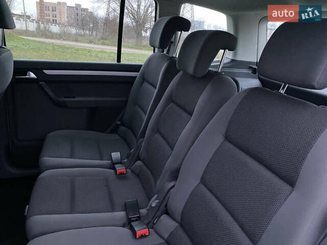 Серый Фольксваген Туран, объемом двигателя 1.4 л и пробегом 179 тыс. км за 8300 $, фото 16 на Automoto.ua