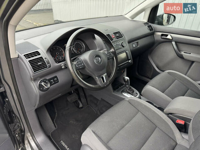 Серый Фольксваген Туран, объемом двигателя 1.39 л и пробегом 225 тыс. км за 9950 $, фото 12 на Automoto.ua