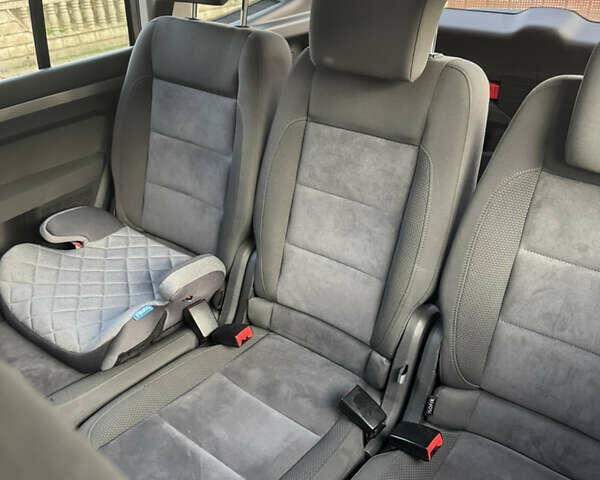 Сірий Фольксваген Туран, об'ємом двигуна 1.97 л та пробігом 209 тис. км за 12200 $, фото 10 на Automoto.ua