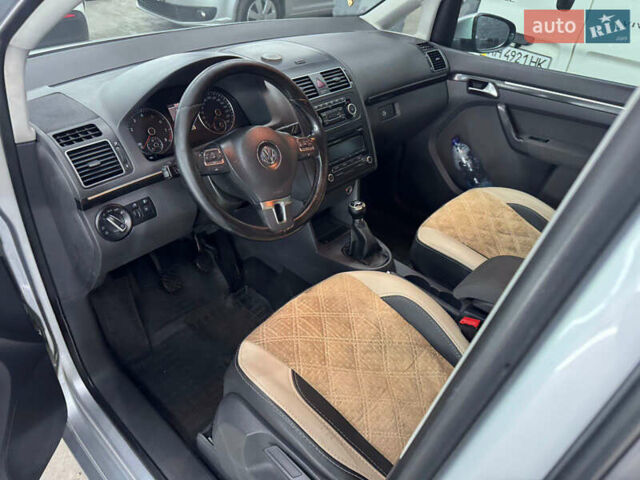 Серый Фольксваген Туран, объемом двигателя 1.4 л и пробегом 308 тыс. км за 6150 $, фото 25 на Automoto.ua