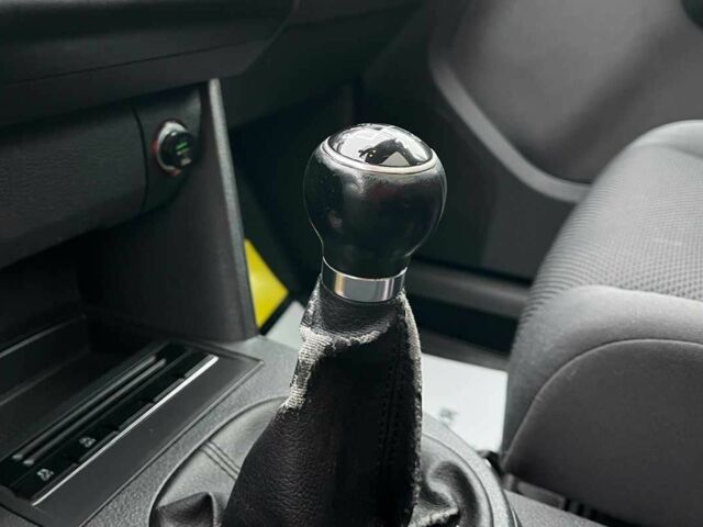 Серый Фольксваген Туран, объемом двигателя 1.6 л и пробегом 244 тыс. км за 9999 $, фото 14 на Automoto.ua