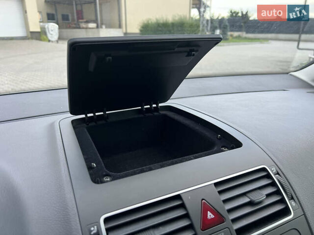 Серый Фольксваген Туран, объемом двигателя 1.4 л и пробегом 223 тыс. км за 7850 $, фото 42 на Automoto.ua